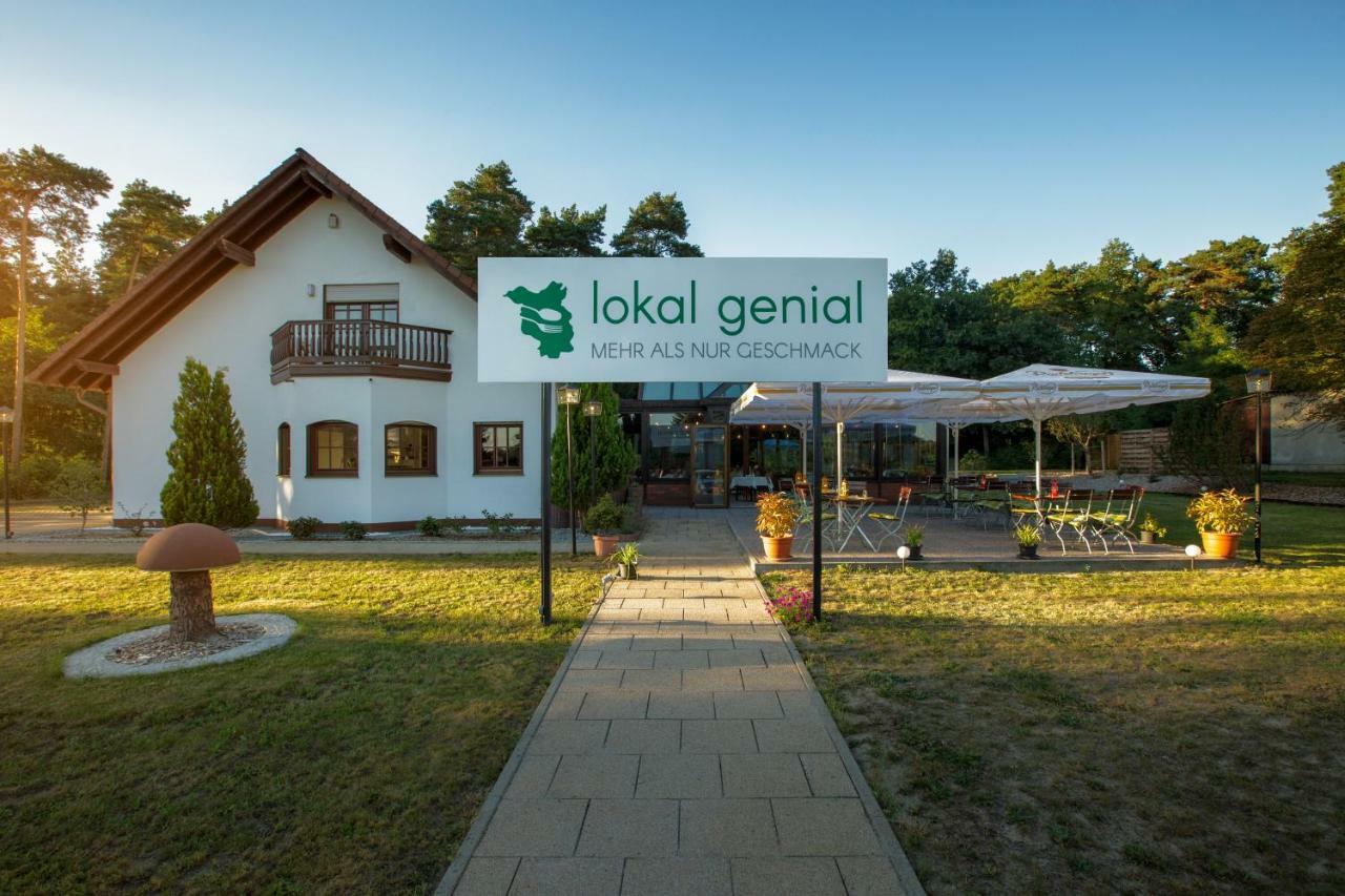 Lokal Genial Pension & Restaurant Beelitz Extérieur photo