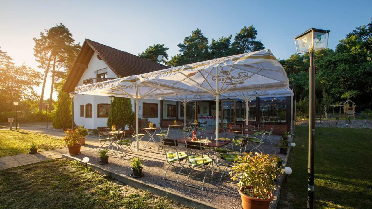Lokal Genial Pension & Restaurant Beelitz Extérieur photo